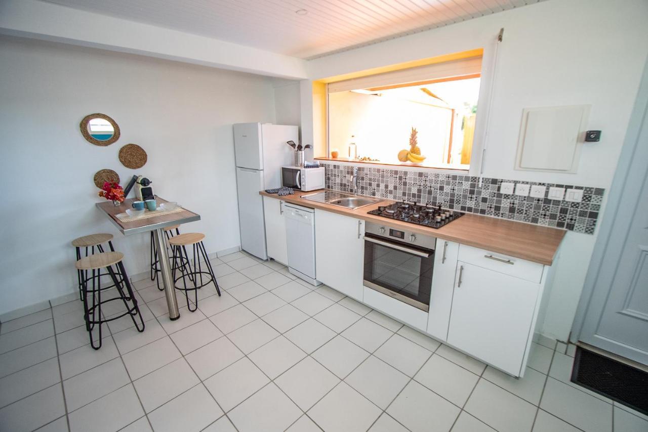 Appartement Chez Rey à Riviere-Salee Extérieur photo