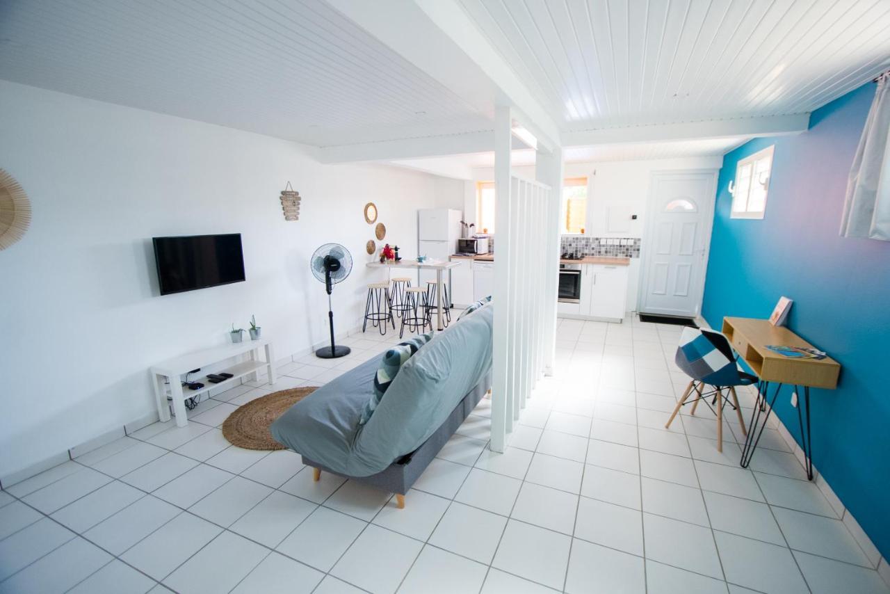Appartement Chez Rey à Riviere-Salee Extérieur photo
