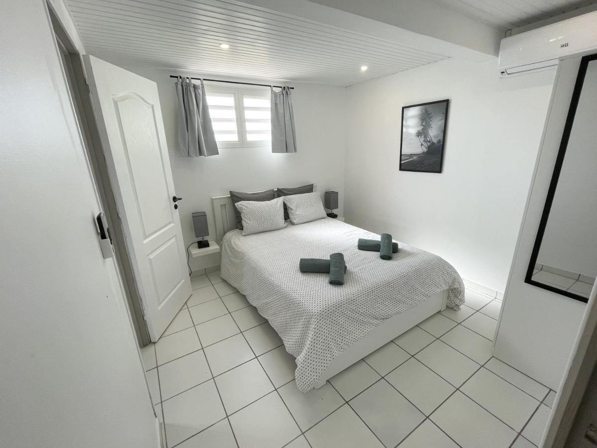 Appartement Chez Rey à Riviere-Salee Extérieur photo