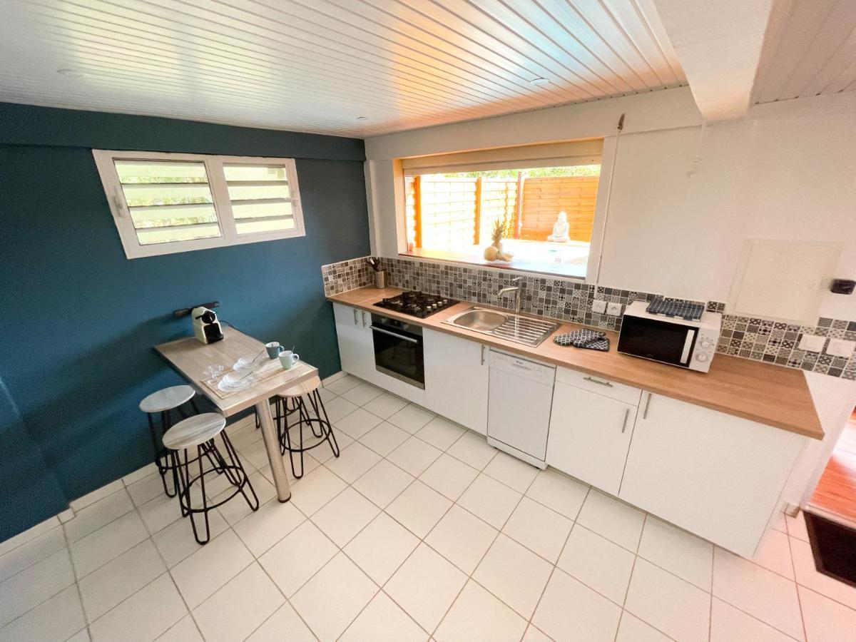 Appartement Chez Rey à Riviere-Salee Extérieur photo